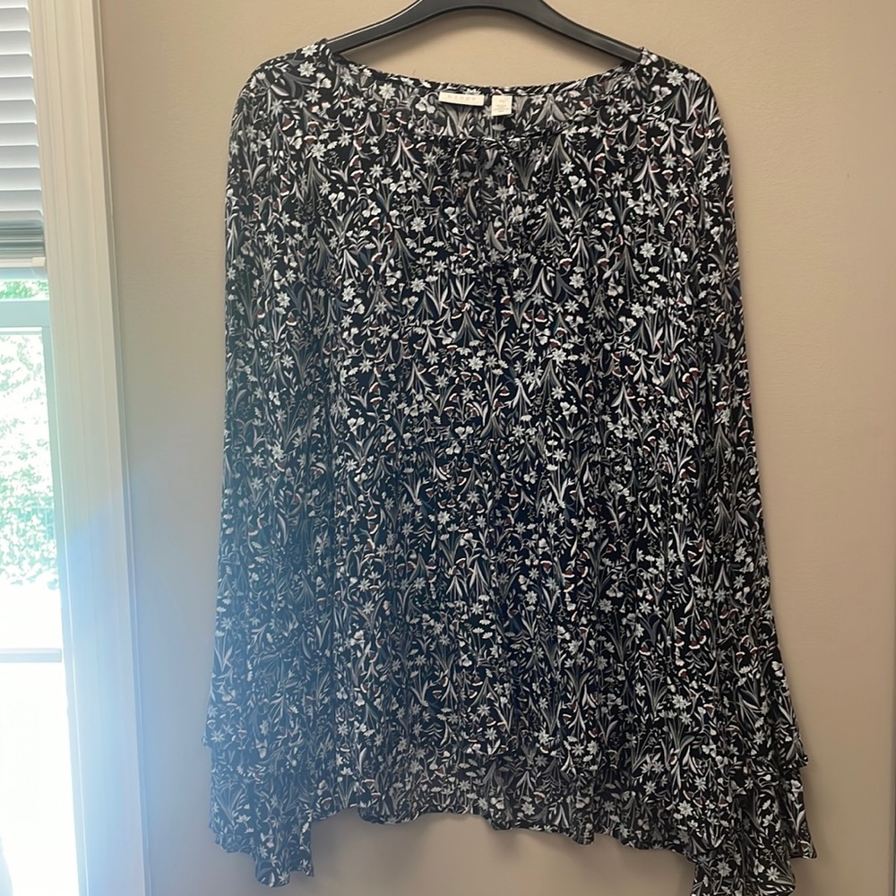 Hinge Floral Top